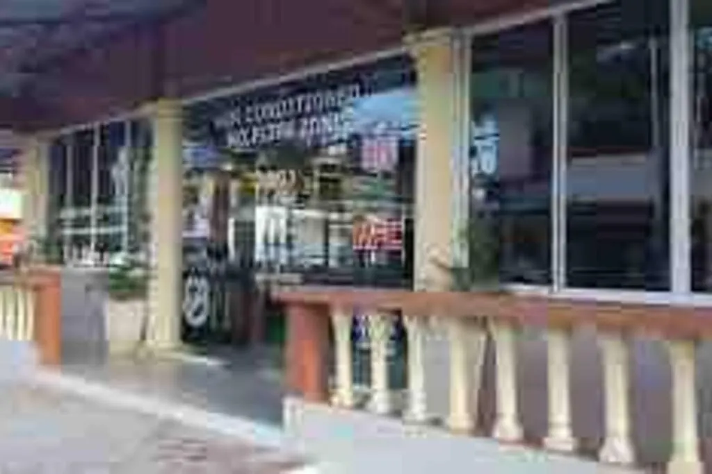 Gorgeous 1 Bedroom-Condo With Free Parking On Site contacts
